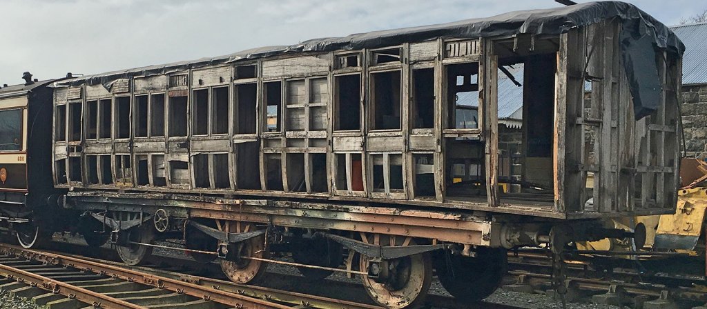 BCDR carriage 39 seen outside the carriage gallery during a shunt