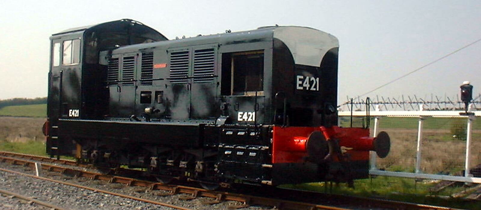 E421 sparkling in black livery when it was still in service.